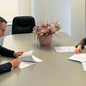 Nënshkruam Marrëveshjen e Bashkëpunimit mes Shkollës Shqiptare të Administratës Publike (ASPA) dhe Identitek SHA Nënshkruam Marrëveshjen e Bashkëpunimit mes Shkollës Shqiptare të Administratës Publike (ASPA) dhe Identitek SHA