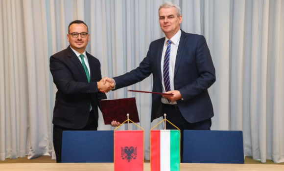 Forcimi i Bashkëpunimit Ndërkombëtar në Trajnimin e Lidershipit Publik Forcimi i Bashkëpunimit Ndërkombëtar në Trajnimin e Lidershipit Publik